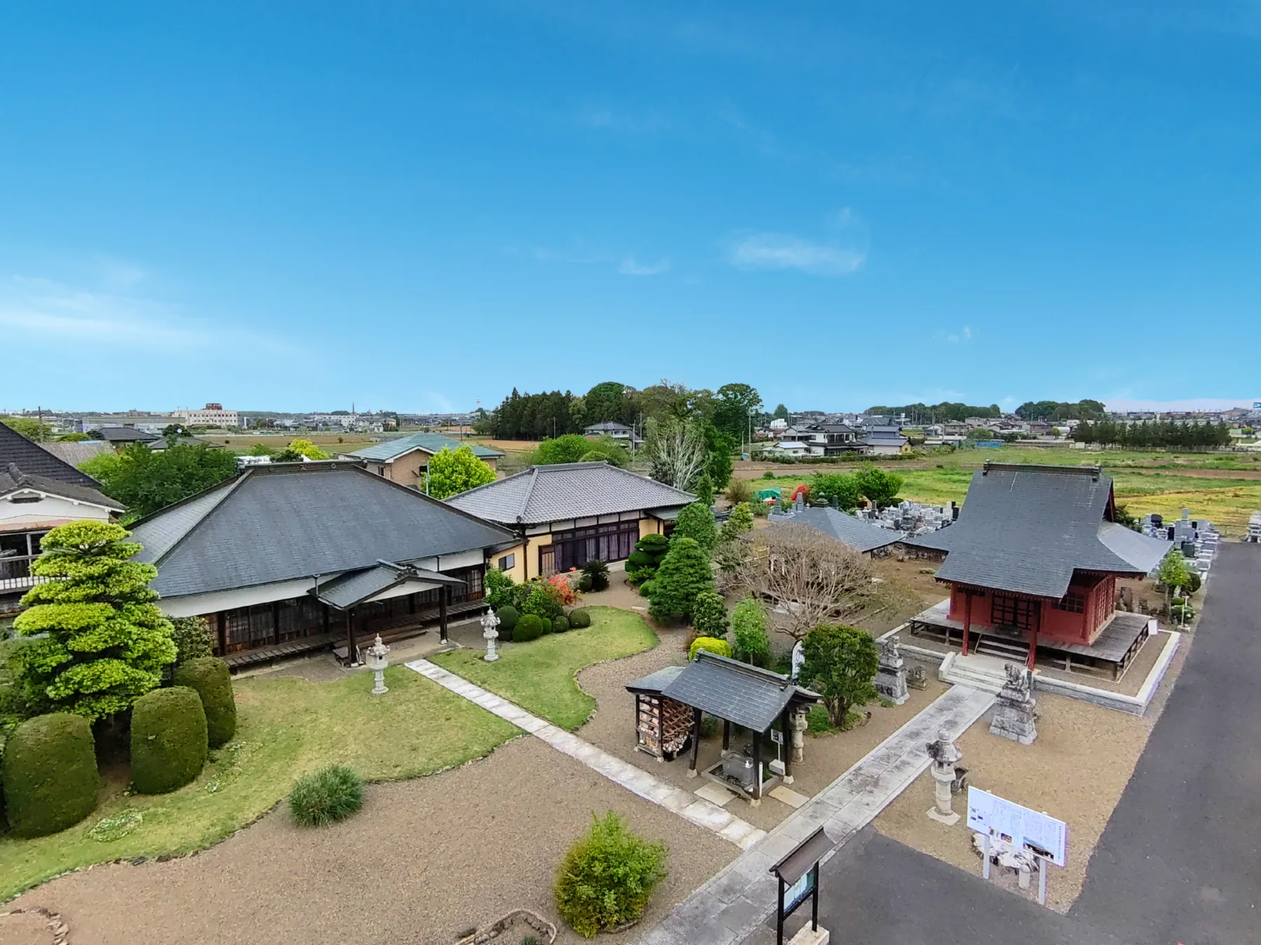 頼福寺の境内全景（茨城県結城市小田林）